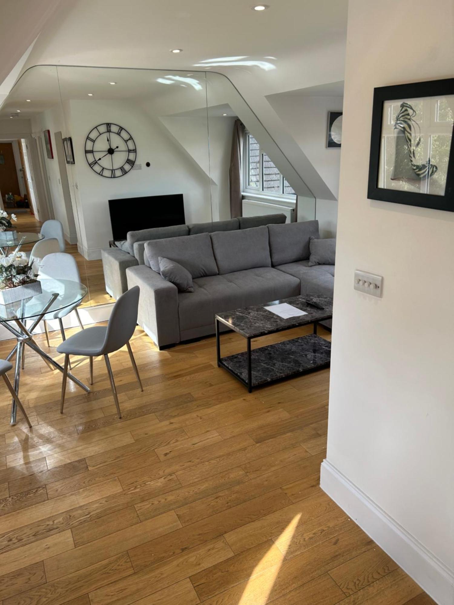 Luxury Penthouse Appartment Cobham  Exterior foto